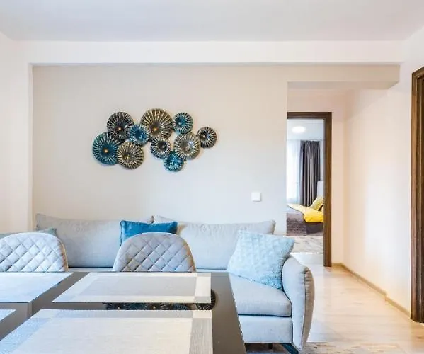 Long Street Apartment *